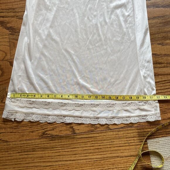 Vintage Movie Star Ivory Lace Maxi Half Slip Size Small USA 🇺🇸 Made - Picture 13 of 13